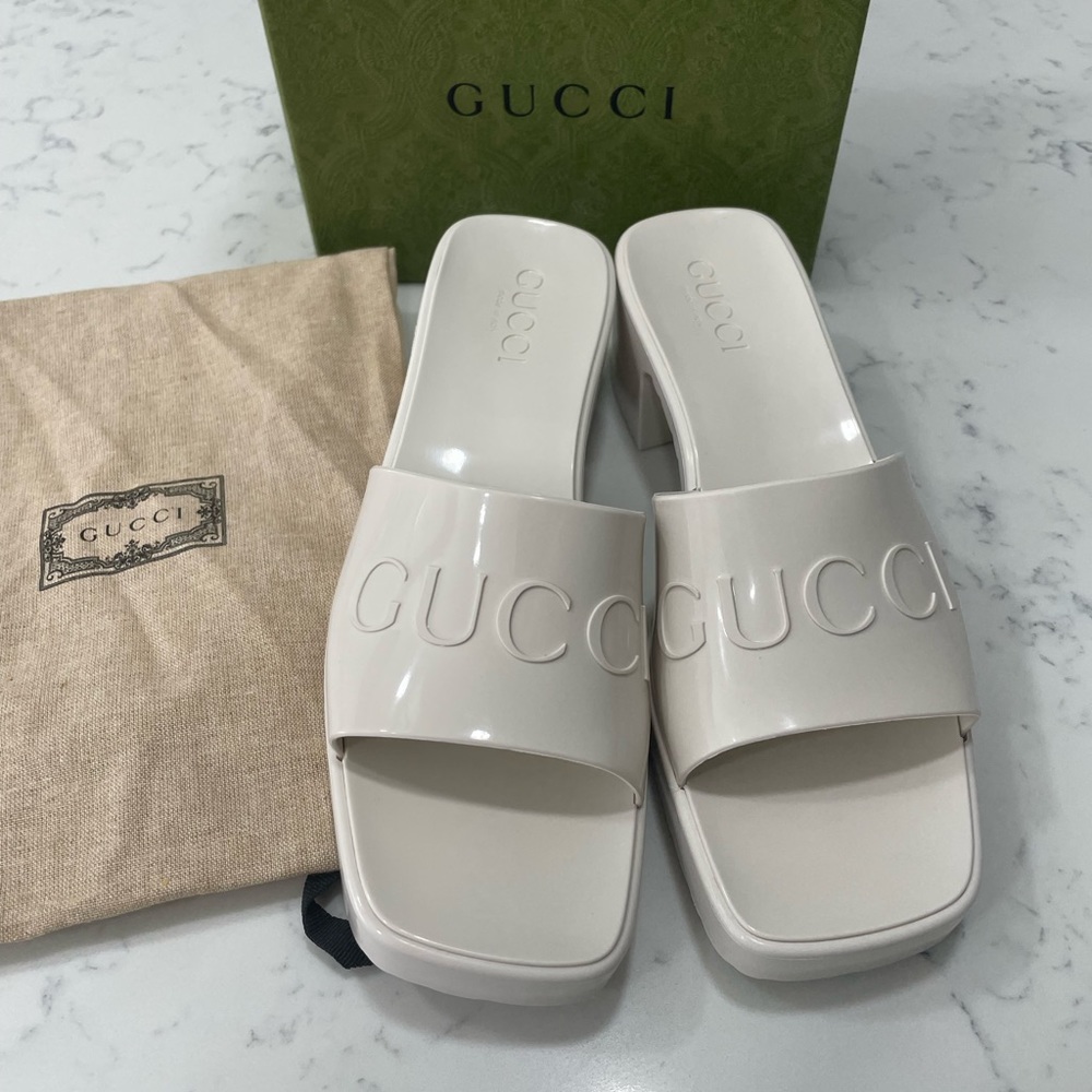 GUCCI Rubber Logo Platform Slide Sandal